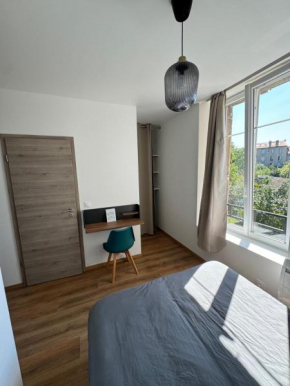 Studio avec WC et SDB privés dans Grande maison à côté du campus Artem - Thermal et Parc des Expos